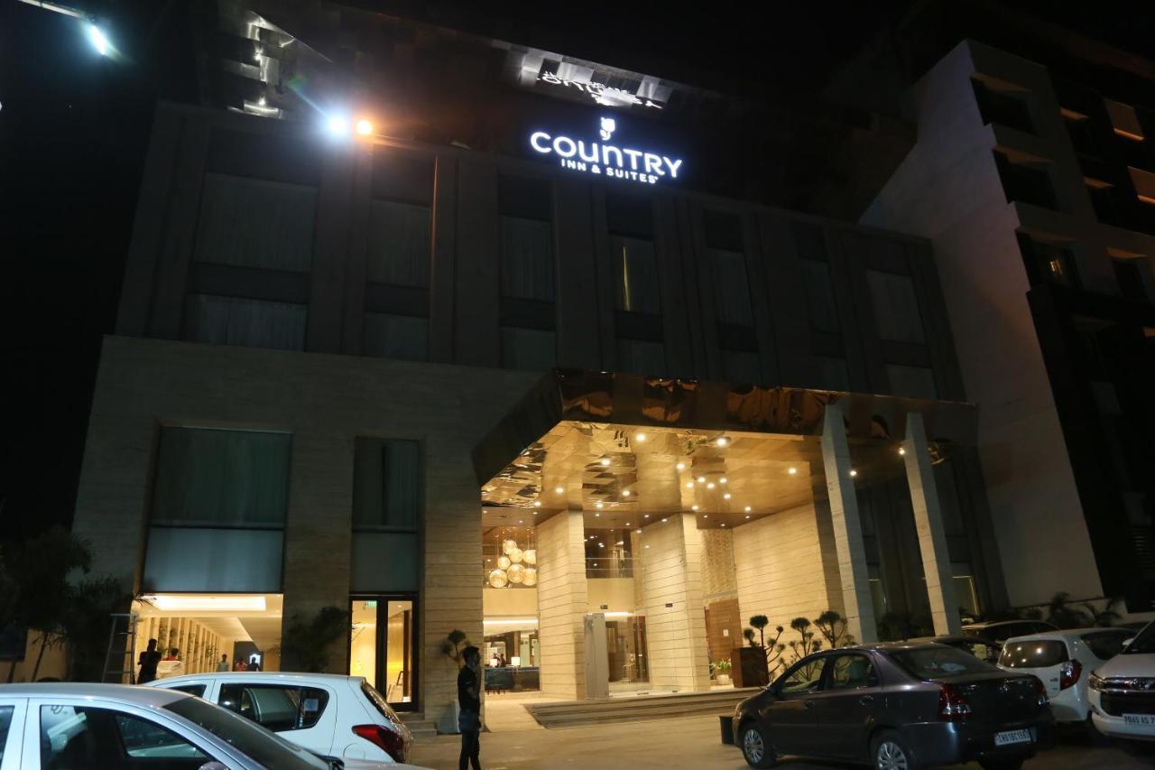 Country Inn & Suites By Radisson Chandigarh Zirakpur Chandīgarh Exterior foto